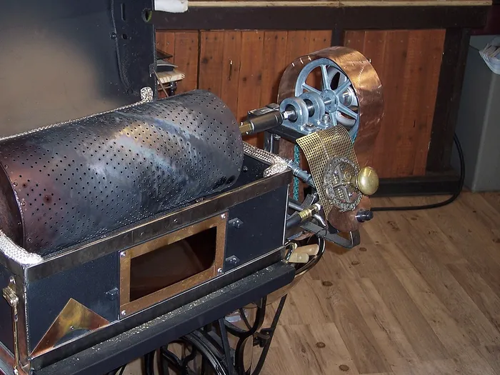 Torréfacteur à tambour à l'ancienne (photo d'illustration)